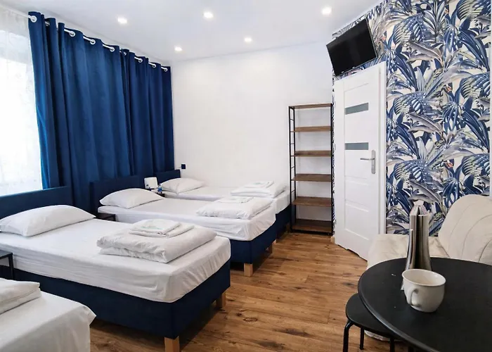 Hostel Helvetia - Private Rooms In City Center Warszawa
